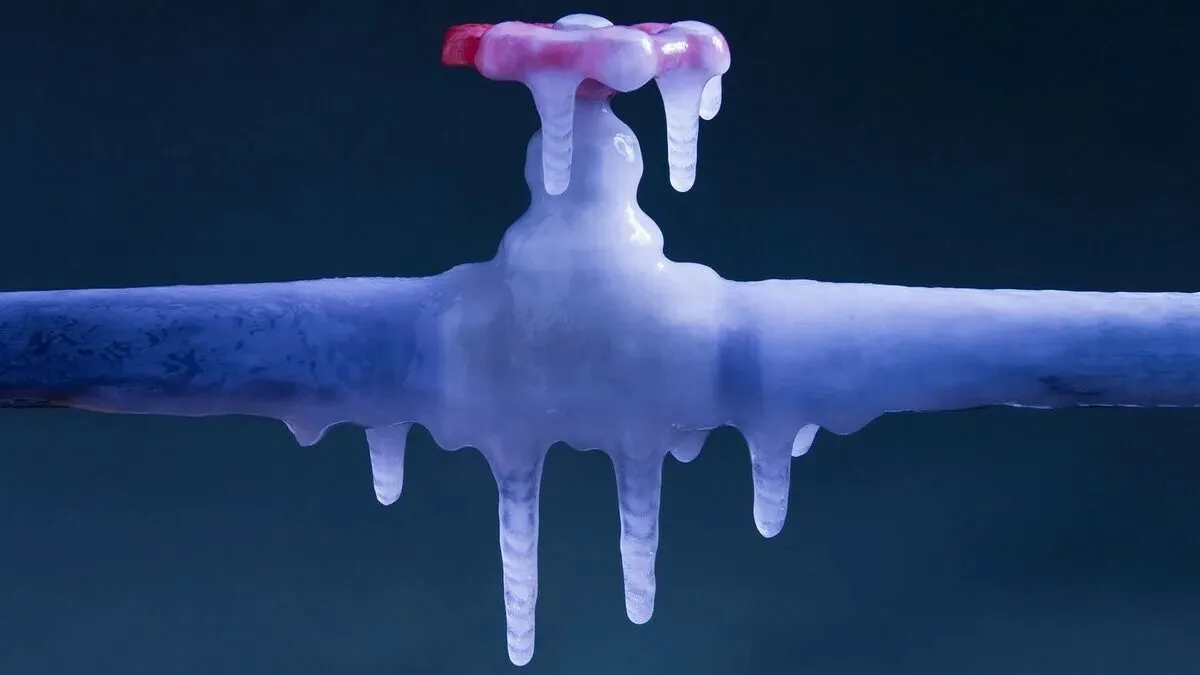 Bevriezende waterleidingen in Tsjechische huizen door warmtepompen